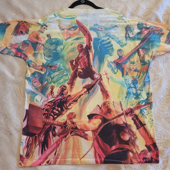 Marvel T Shirt Size Medium All Over Print Avengers Comic Heros Superheros - Picture 4 of 7